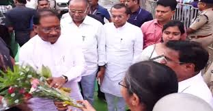 मुख्यमंत्री विष्णु देव साय ने धमतरी समाधान शिविर में लिया भाग