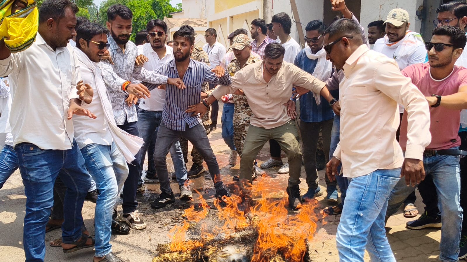 सुकमा राजीव भवन अटैच: कांग्रेसियों ने भाजपा सरकार और ईडी का किया विरोध