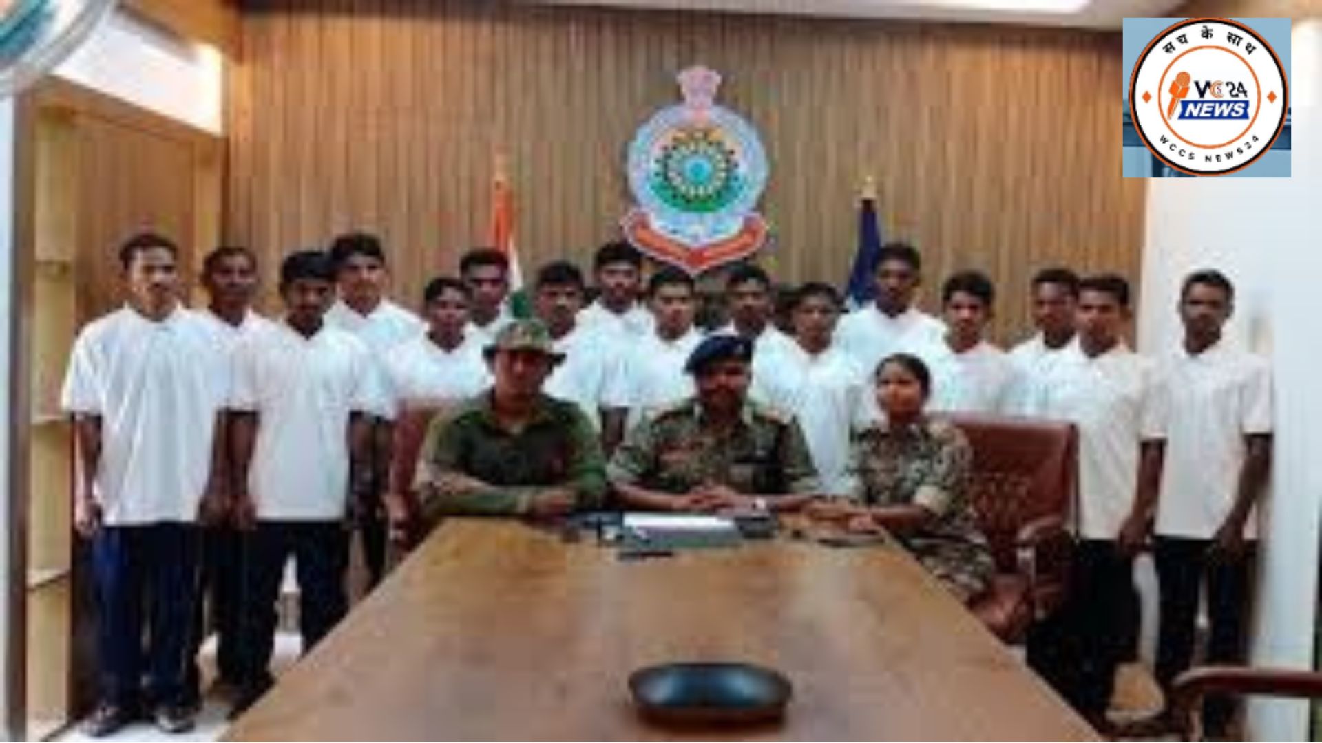 नारायणपुर में 16 नक्सलियों ने किया आत्मसमर्पण