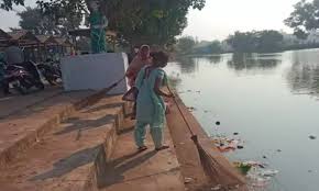 रायपुर निगम का विशेष सफाई अभियान: छठ घाटों को बनाया जा रहा सुरक्षित और स्वच्छ