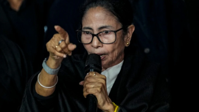 ममता बनर्जी विवाद: चुनाव आयोग ने सुप्रीम कोर्ट से सुरक्षा की मांग की