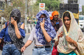 बढ़ती गर्मी से लोग परेशान