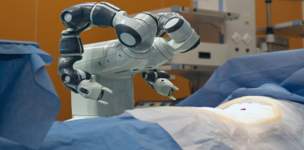सरकारी अस्पतालों में रोबोटिक सर्जरी की मांग, स्वास्थ्य सेवाओं में सुधार की पहल
